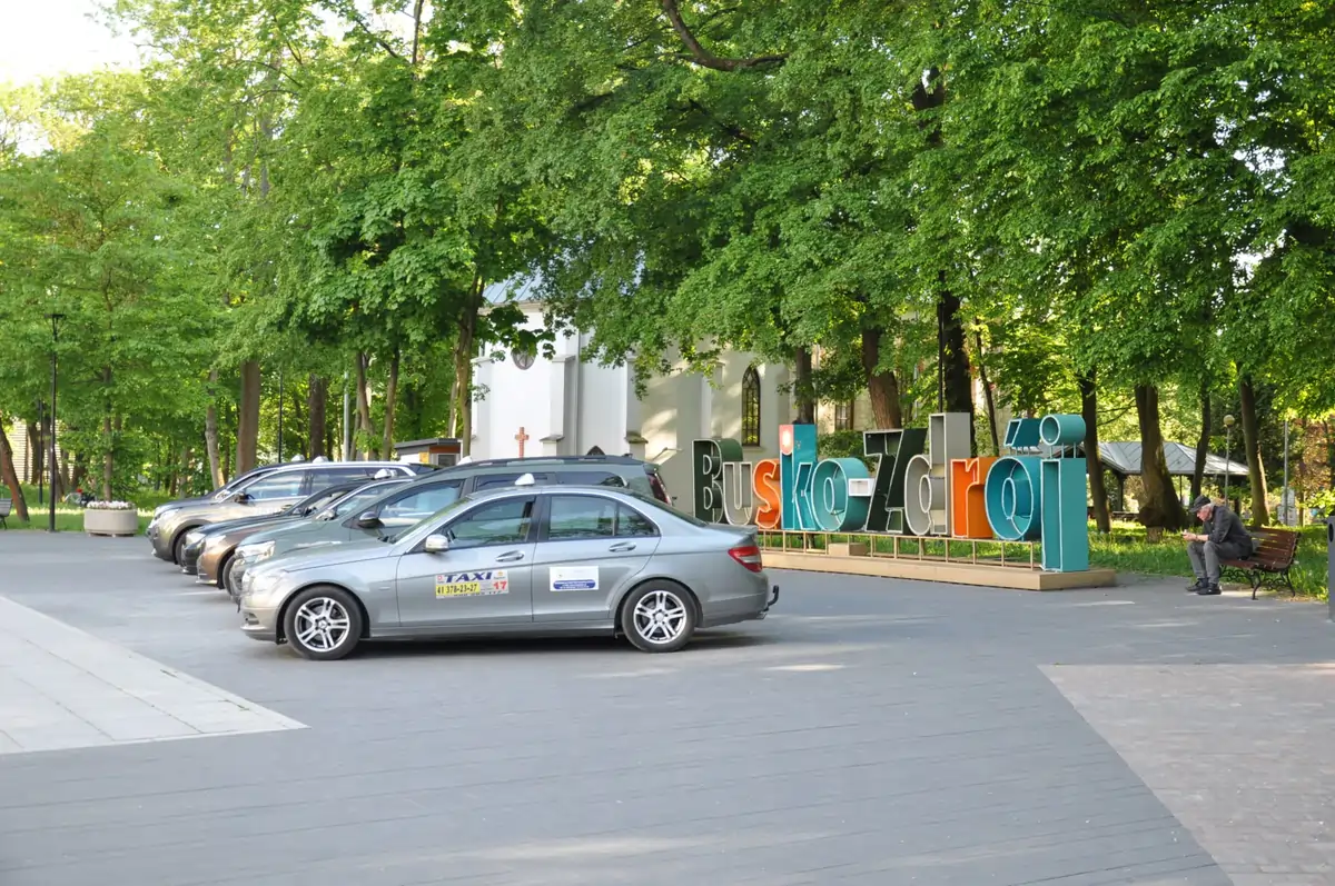 Nowoczesna taksówka Tele-Taxi Busko-Zdrój - Pomoc z Bagażem