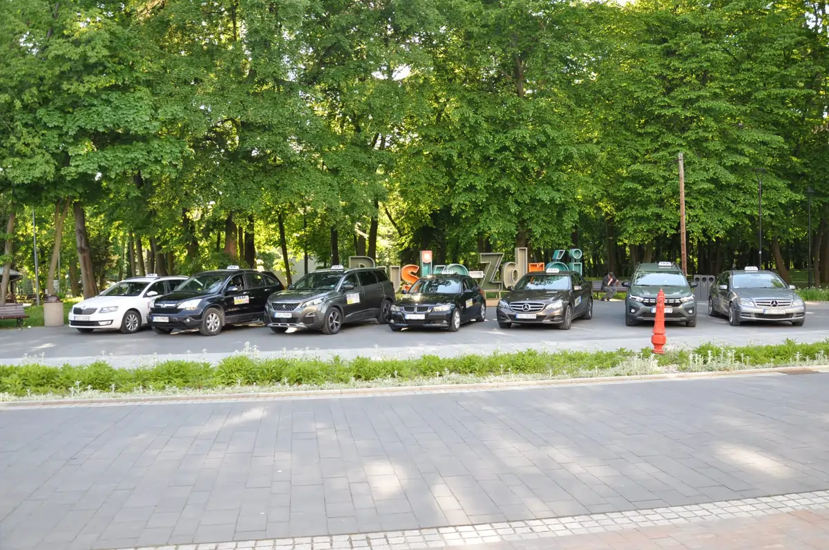 Taksówka Tele-Taxi Busko-Zdrój – oznaczenia boczne